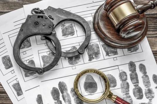Punto-de-encuentro-entre-el-derecho-penal-y-la-criminologia