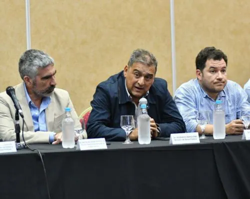 87160-continua-la-vacunacion-contra-el-dengue-al-personal-estrategico