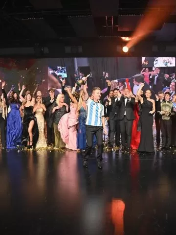 64abdbf187588_360_480!