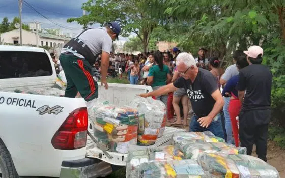 94502-en-pichanal-familias-originarias-reciben-asistencia-alimentaria