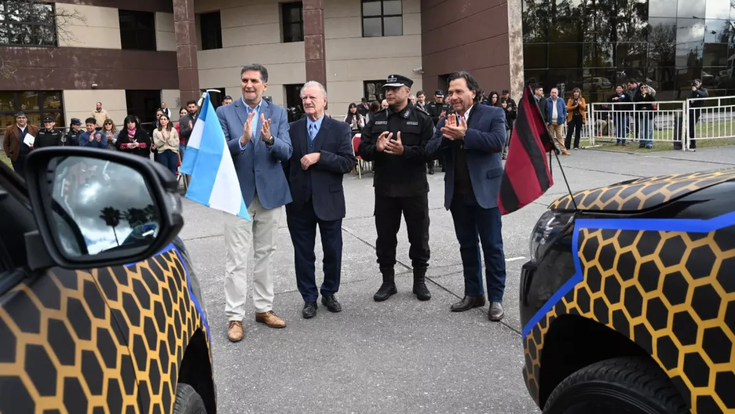 21805-saenz-entrego-10-nuevos-moviles-policiales-y-ya-renovo-el-60-del-parque-automotor-de-la-fuerza