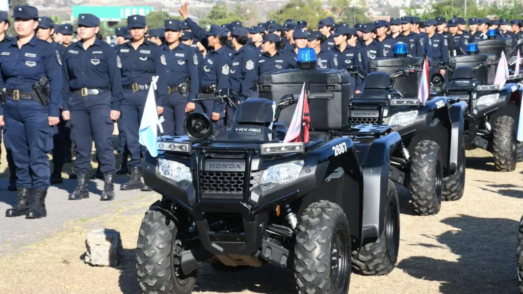 23352-saenz-fortalece-a-la-policia-de-salta-con-151-nuevos-moviles-y-300-agentes