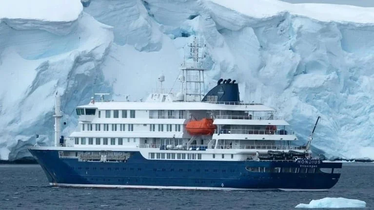 el-brote-se-desato-en-el-mv-hondius-un-barco-operado-por-la-compania-neerlandesa-oceanwide-expeditions-foto-ocenwide-expeditions-ZMOURSBHAVFQ5KQLAAJTC6OGBE