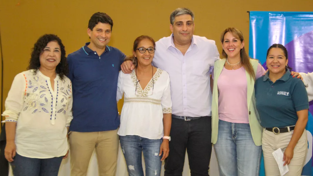 15521-oran-cien-personas-recibieron-anteojos-gratuitos