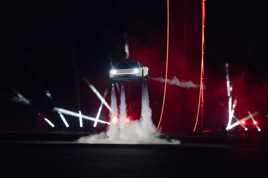 tesla-mostro-un-prototipo-de-su-deportivo-QCWMOEYSYZCB5L4PV6GPQQPJSU