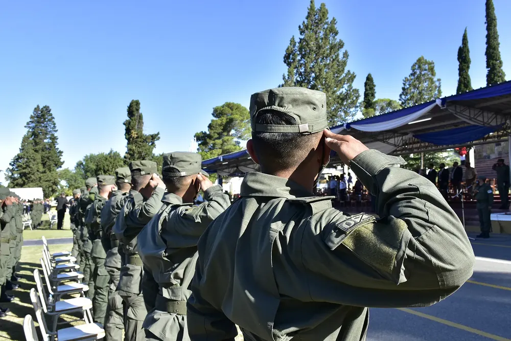 felicitaciones_a_los_flamantes_nuevos_gendarmes_de_la_promocion_xxxv_del_curso_basico_de_formacion_2