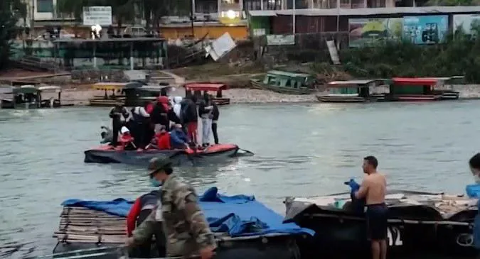 multimedia.normal.81a776dd483839f4.616c756d6e6f73206368616c616e61735f6e6f726d616c2e6a7067