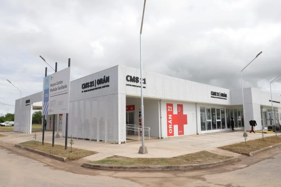 2585-saenz-inauguro-el-centro-modular-sanitario-de-oran