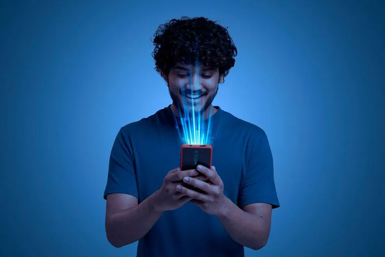 joven-celular