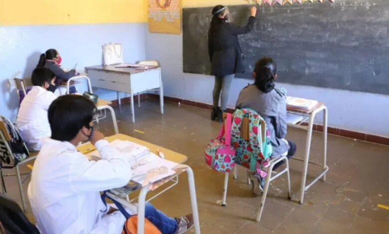 86252-baja-adhesion-al-paro-docente-y-un-inicio-normal-de-clases-de-salta-780x470