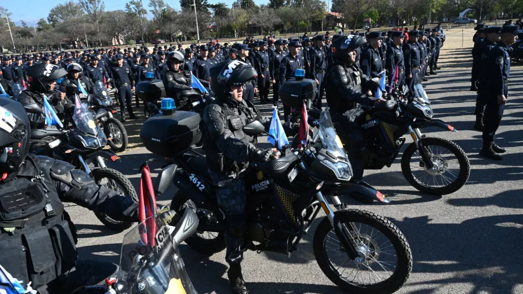 23342-saenz-fortalece-a-la-policia-de-salta-con-151-nuevos-moviles-y-300-agentes