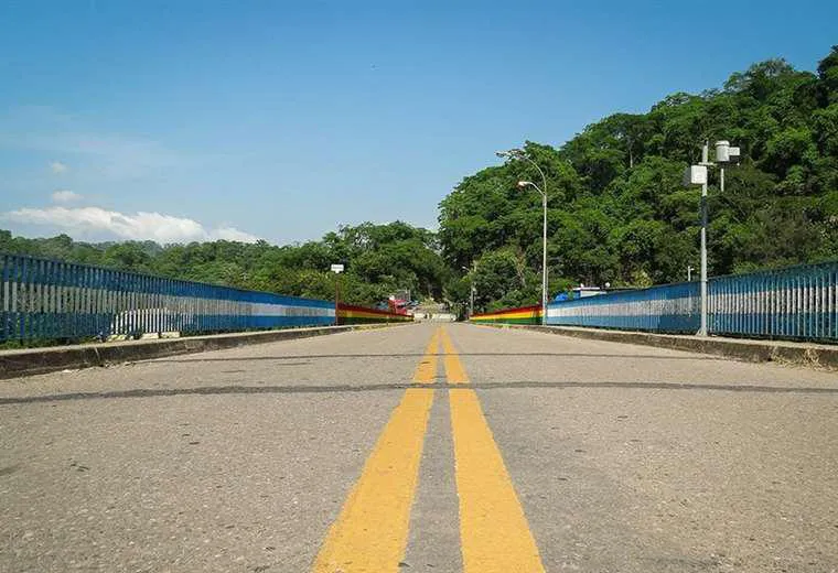 multimedia.normal.bba8763b67fc3893.66726f6e7465726120626f6c697669615f6e6f726d616c2e6a7067