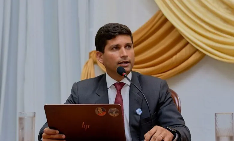 86211-en-la-apertura-de-sesiones-en-oran-lara-gros-alerto-sobre-los-numeros-rojos-780x470