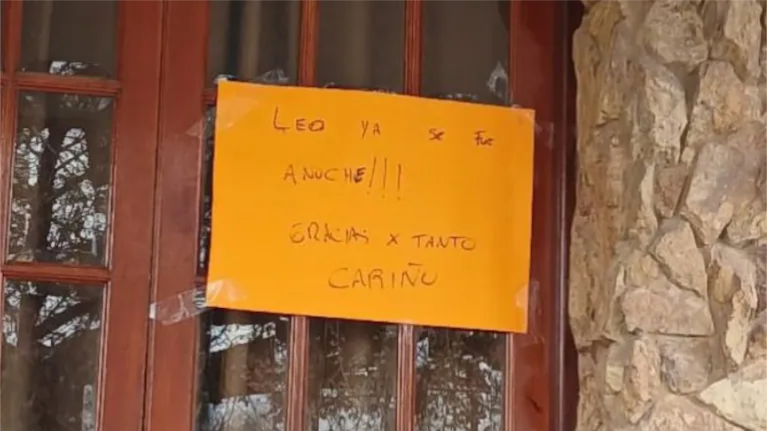 el-cartel-de-la-familia-de-scaloni-para-avisar-que-el-tecnico-ya-no-se-encontraba-en-la-casa-foto-xejf249-JO5MKXP63JFKZNMMNOFCEI3UO4
