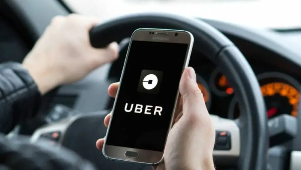uber-app-celular-medium-size
