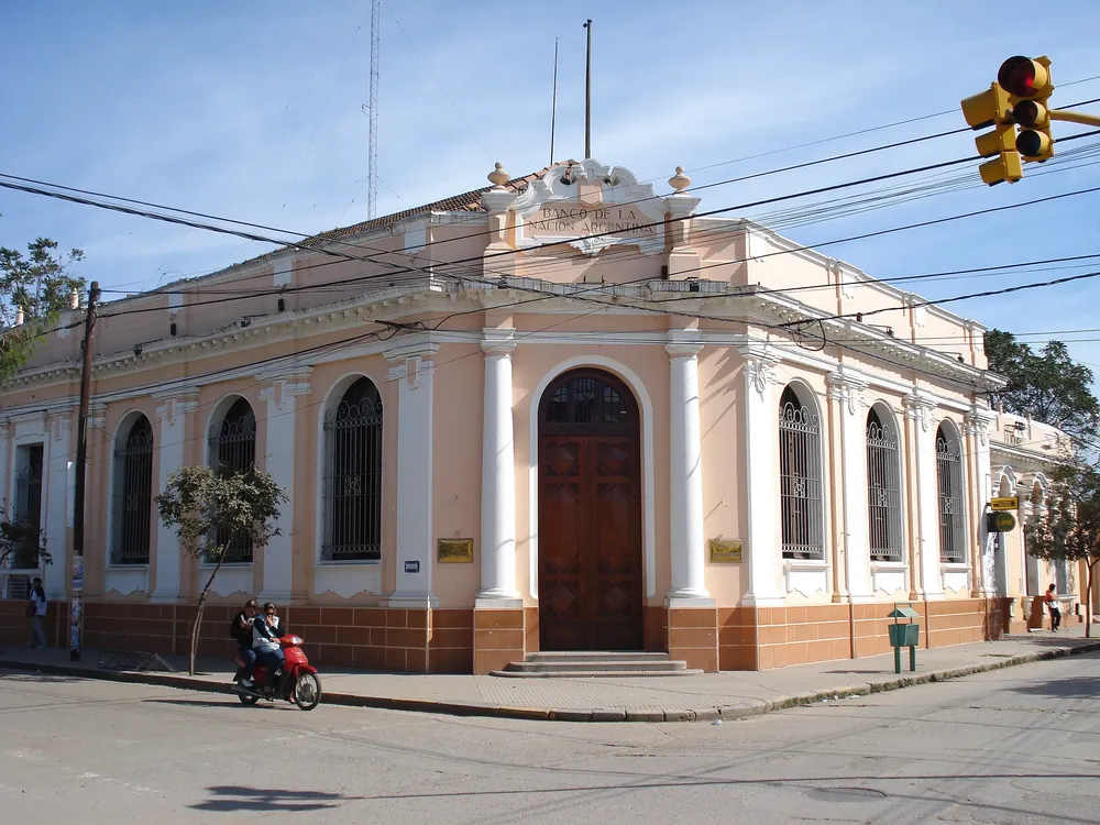 Banco_de_la_Nación_Argentina_-_Sucursal_Orán_-_panoramio